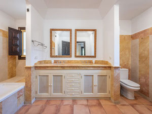 Villa 3 bedrooms 170 m² in Elviria, Spain — Find off-plan property or real estate resale directly from developers and owners GEOLN.COM. Photo 32