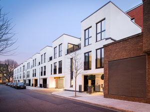 Real estate in Lyons Place — look at the real estate search engine GEOLN.COM. Photo 2