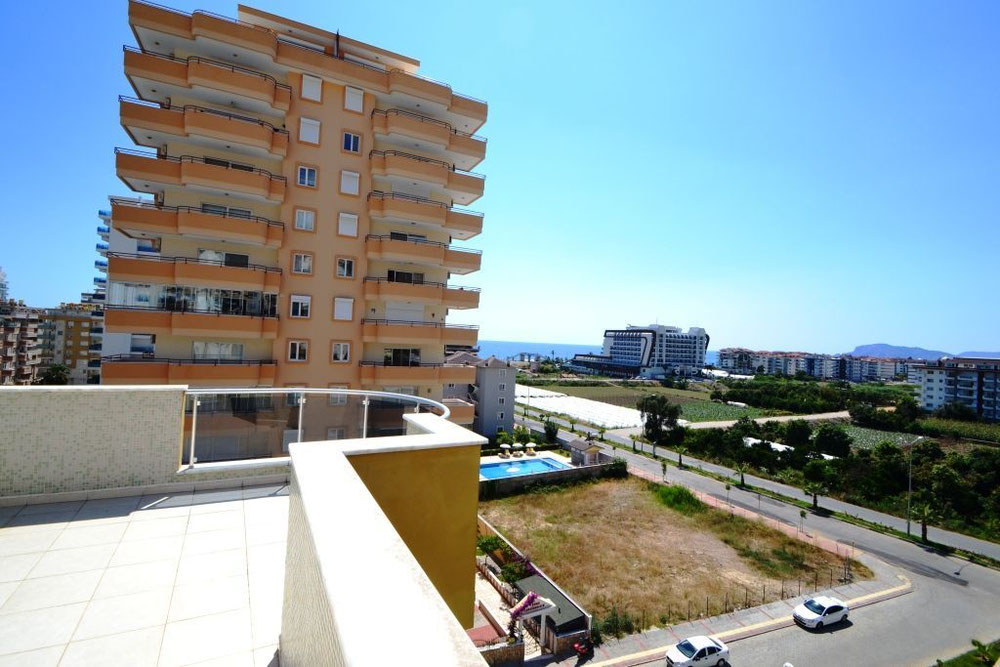 Penthouse by the sea in Turkey, Mahmutlar — Find off-plan property or real estate resale directly from developers and owners GEOLN.COM. Photo 1