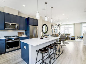 נדל"ן ב Tower Oaks-Townhomes — עיין במנוע חיפוש הנדל"ן GEOLN.COM. תמונה 3