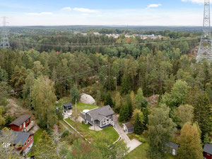 Нерухомість в Abrahamsbergsvagen 26 — дивіться на пошуковику нерухомості GEOLN.COM. Фото 2