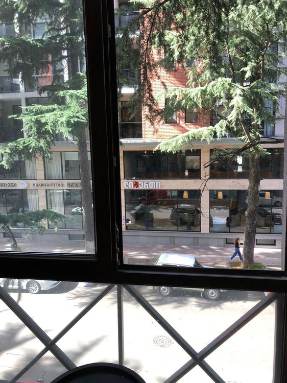 出售二楼 - 3 个功能办公室和 1 套公寓 — 来自开发商和业主的房地产搜索引擎 GEOLN.COM. 照片 1