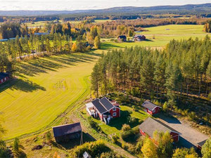 Propiedad en venta en Svartsbovagen 5 — mira el buscador inmobiliario GEOLN.COM. Foto 2