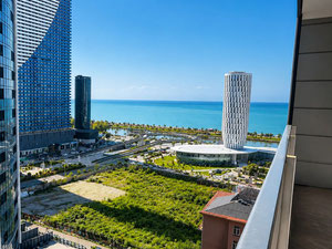 Zum Verkauf steht eine 3-Zimmer-Wohnung in der Intourist Residence — Immobilien-Suchservice von Bauträgern und Eigentümern GEOLN.COM. Foto 2