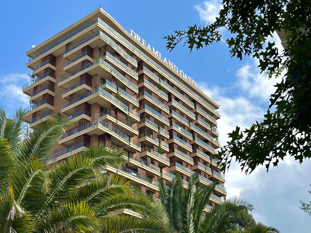 Квартира з окремою спальнею в преміальному «Dreamland Oasis» з видом на море та гори! — Пошуковик нерухомості від забудовників і власників GEOLN.COM. Фото 1