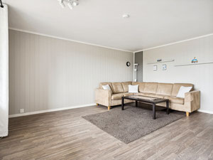 Moderne 3-Zimmer-Eckwohnung im beliebten Tyholt. Gute Sonnen- und Aussichtsmöglichkeiten. Parkmöglichkeiten. Küche von 2019. — Immobilien-Suchservice von Bauträgern und Eigentümern GEOLN.COM. Foto 8