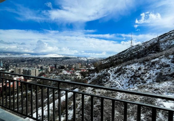 Продається 2 кімнатна квартира.