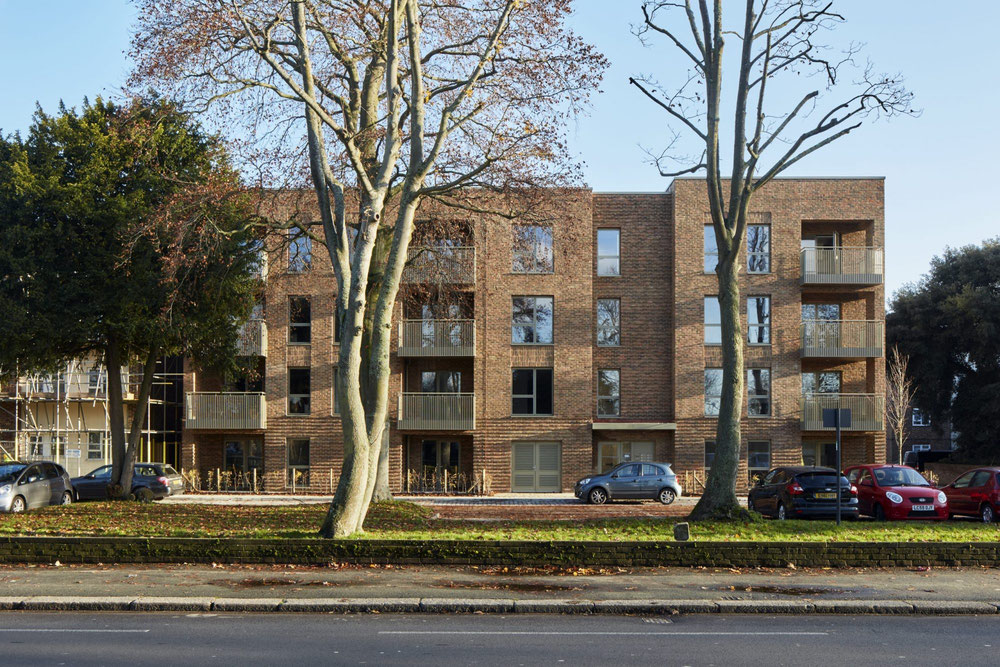 Real estate in Auckland Rise & Sylvan Hill — look at the real estate search engine GEOLN.COM. Photo 1