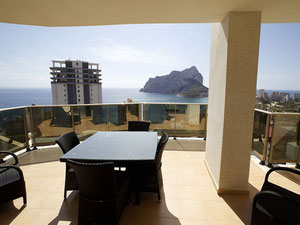 პენტჰაუსი ზღვის პირას ესპანეთში, ვალენსიაში, კალპეში — უძრავი ქონების ყიდვა და მფლო ბელებისგან GEOLN.COM. ფოტო 6