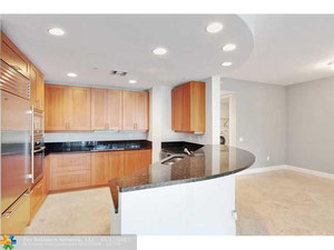 ბინები ზღვის პირას აშშ-ში, ფლორიდაში, პომპანოს სანაპიროზე — უძრავი ქონების ყიდვა და მფლო ბელებისგან GEOLN.COM. ფოტო 4