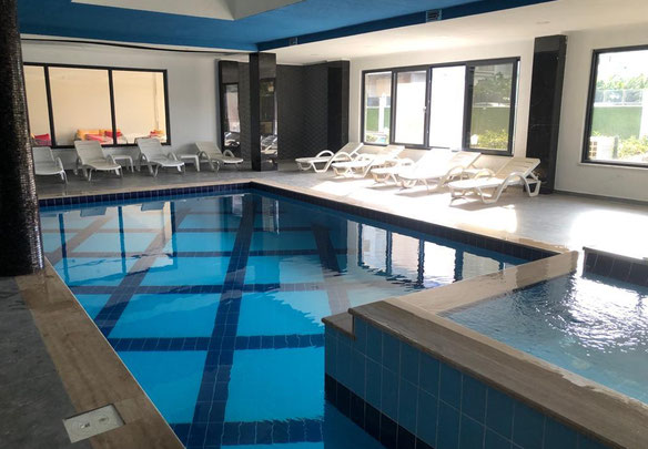 Продається 2-кімнатна квартира в новому комплексі.