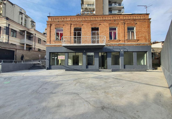 Продається комерційна площа 490.00.00 м²