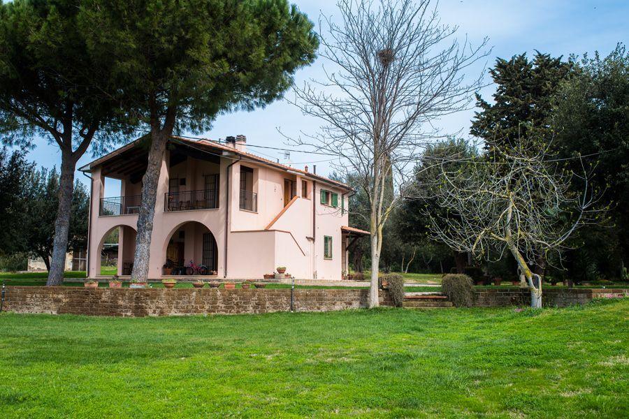 意大利格罗塞托山区、郊区、森林、海边的别墅 — 来自开发商和业主的房地产搜索引擎 GEOLN.COM. 照片 1