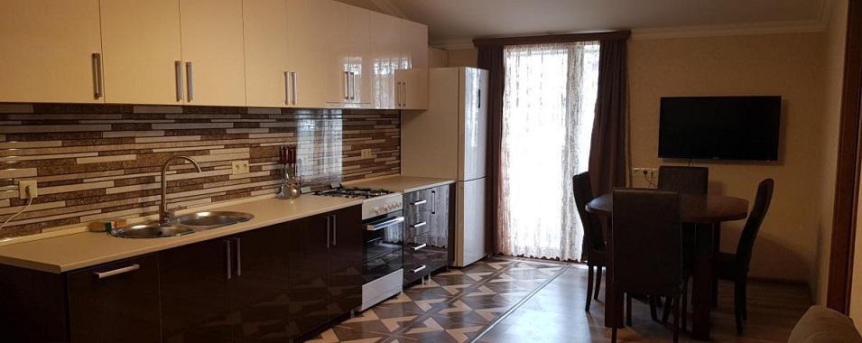 3 ოთახიანი ბინა საბურთალოზე. შეიძინეთ ბინა თბილისში, საბურთალოზე — უძრავი ქონების ყიდვა და მფლო ბელებისგან GEOLN.COM. ფოტო 1