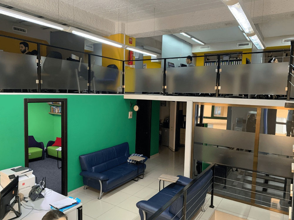 Gewerbefläche zu verkaufen — Immobilien-Suchservice von Bauträgern und Eigentümern GEOLN.COM. Foto 1