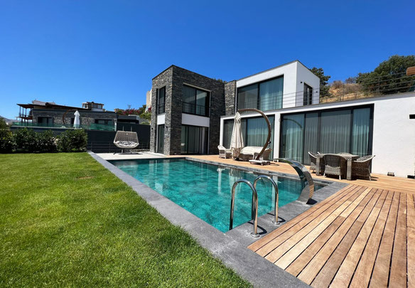 Turquía. Bodrum. Muğla. Villa con piscina y jardín.