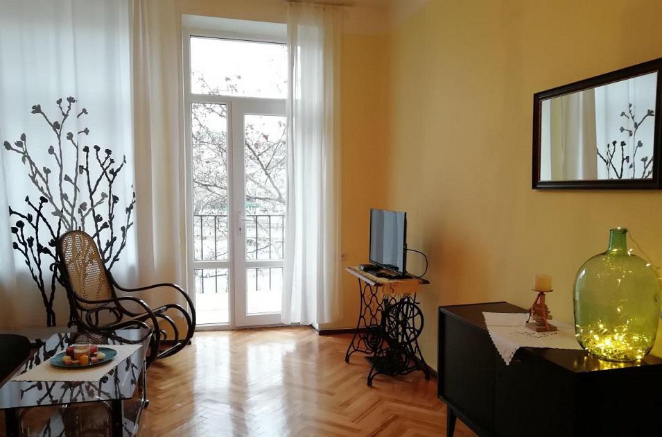 1 кімнатна квартира на Мтацминда. Купити квартиру в Тбілісі, Мтацминда — Пошуковик нерухомості від забудовників і власників GEOLN.COM. Фото 1