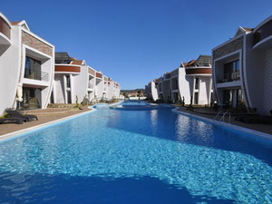 ბინები გარეუბანში, ზღვასთან თურქეთში, ქემერში — უძრავი ქონების ყიდვა და მფლო ბელებისგან GEOLN.COM. ფოტო 2