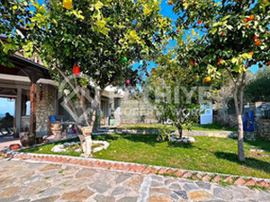 带游泳池和花园的别墅 — 来自开发商和业主的房地产搜索引擎 GEOLN.COM. 照片 3