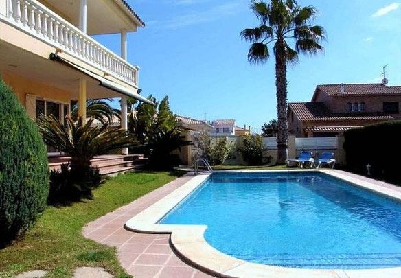 فيلا على البحر في اسبانيا ، كاتالونيا ، كونيت