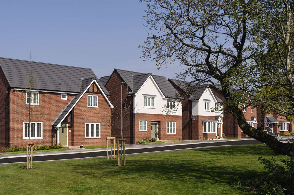 Real estate in Standish Grange — look at the real estate search engine GEOLN.COM. Photo 1