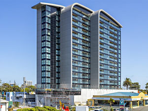 房地产在 Lakewood Plaza — look at the real estate search engine GEOLN.COM. 照片 2