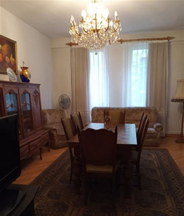 דירת 5 חדרים על ורה. קנו דירה בטביליסי, ורה — חיפוש נדל"ן מפרטי ומקבלן GEOLN.COM. תמונה 1