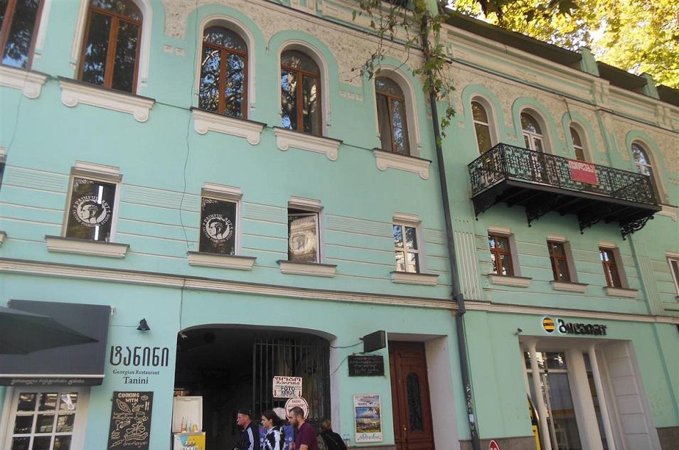 6 кімнатна готель на Мтацминда. Нерухомість в Тбілісі, Мтацминда — Пошуковик нерухомості від забудовників і власників GEOLN.COM. Фото 1