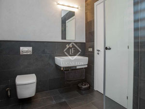 西班牙、加泰罗尼亚、巴塞罗那的山间别墅 — 来自开发商和业主的房地产搜索引擎 GEOLN.COM. 照片 9