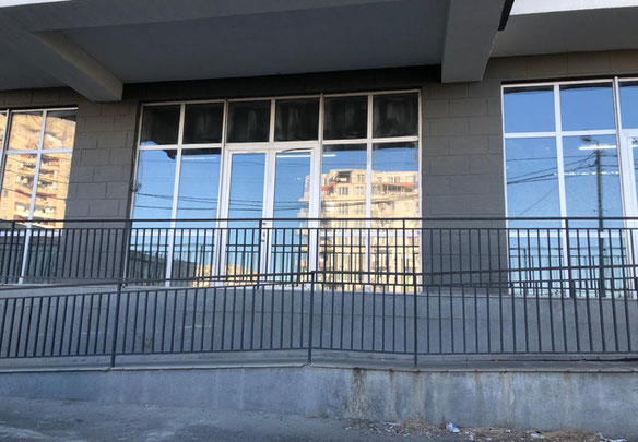 Satılık evrensel ticari alan