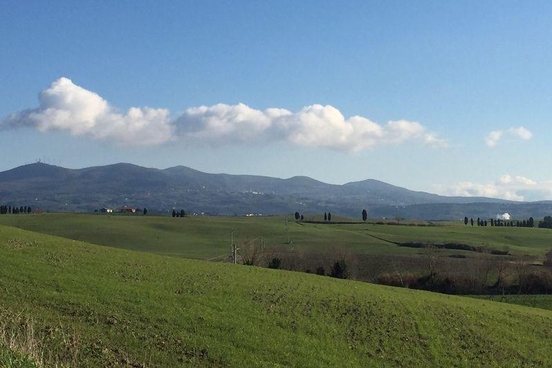 意大利郊区一个村庄的土地，比萨销售 — 来自开发商和业主的房地产搜索引擎 GEOLN.COM. 照片 1