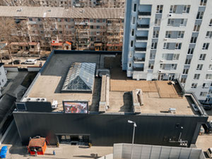 Premium yatırım - modern alışveriş merkezi - AB sınırında stratejik konum! — Sahiplerden yada inşaatcilardan mülkiyet arama GEOLN.COM. Fotoğraf 5