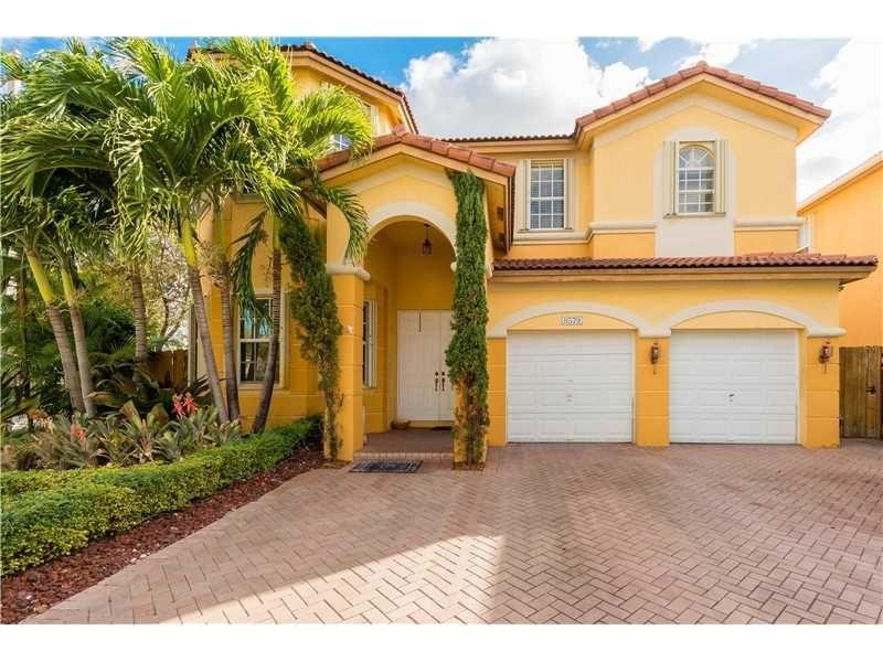 Casa en Estados Unidos, Florida, Doral — Encuentre propiedades fuera del plan o reventa de bienes inmuebles directamente de desarrolladores y propietarios GEOLN.COM. Foto 1