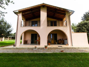 意大利格罗塞托山区、郊区、森林、海边的别墅 — 来自开发商和业主的房地产搜索引擎 GEOLN.COM. 照片 2