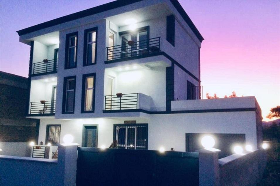 Приватний будинок в Сабуртало. Купити будинок в Тбілісі, Сабуртало — Пошуковик нерухомості від забудовників і власників GEOLN.COM. Фото 1