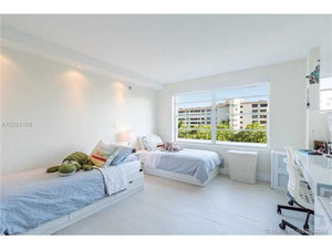 شقق في الولايات المتحدة الأمريكية ، فلوريدا ، كي بيسكاين — ابحث عن عقار قيد الإنشاء أو عقار معاد بيعه مباشرة من المطورين والملاك GEOLN.COM. صورة فوتوغرافية 15