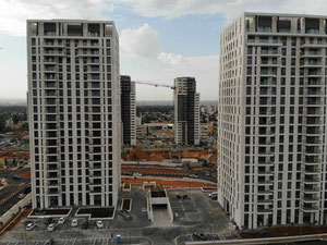 房地产在 Dunitz in the Gardens of Hope - through the valley — look at the real estate search engine GEOLN.COM. 照片 5