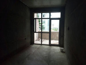 在市中心出售黑框 — 来自开发商和业主的房地产搜索引擎 GEOLN.COM. 照片 5