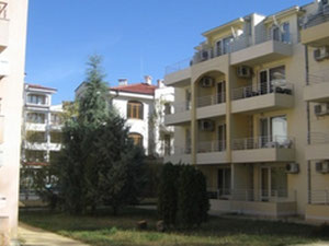 我卖2间房。封闭式建筑群“Bora”中的公寓 — 来自开发商和业主的房地产搜索引擎 GEOLN.COM. 照片 5