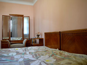 巴统中心一个孤立院子的公寓 — 来自开发商和业主的房地产搜索引擎 GEOLN.COM. 照片 10