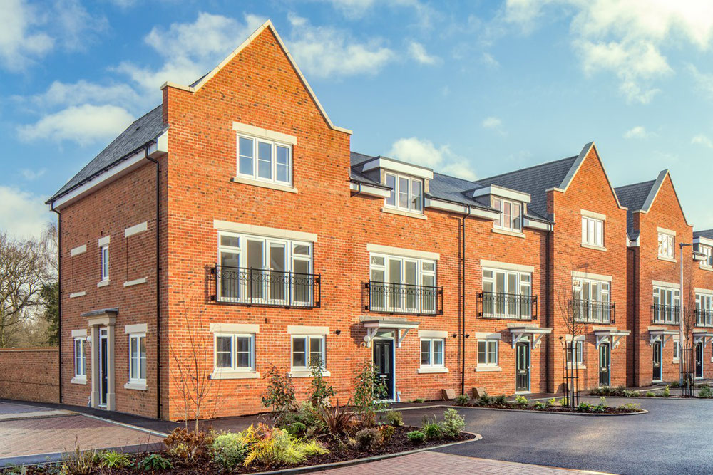 Недвижимость в Queens Acre — смотрите на поисковике недвижимости GEOLN.COM. Фото 1