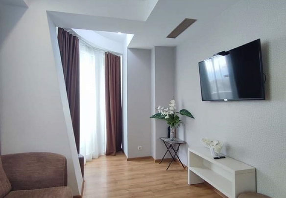 Es wird eine Wohnung im Alliance Palace verkauft.