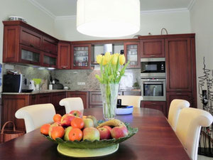 منزل على ضفاف البحيرة ، في الضواحي ، في الغابة في لاتفيا ، ريغا ، أولبروكا — ابحث عن عقار قيد الإنشاء أو عقار معاد بيعه مباشرة من المطورين والملاك GEOLN.COM. صورة فوتوغرافية 7