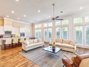 房地产在 White Rock Creek Trail — look at the real estate search engine GEOLN.COM. 照片 4