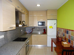 公寓在西班牙, 加泰罗尼亚, Lloret de Mar — 来自开发商和业主的房地产搜索引擎 GEOLN.COM. 照片 3