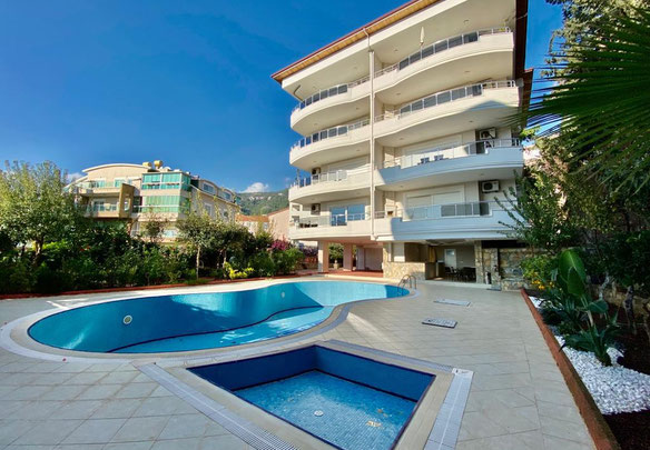 W centrum miasta, strzeżony kompleks apartamentowy ze wszystkimi udogodnieniami