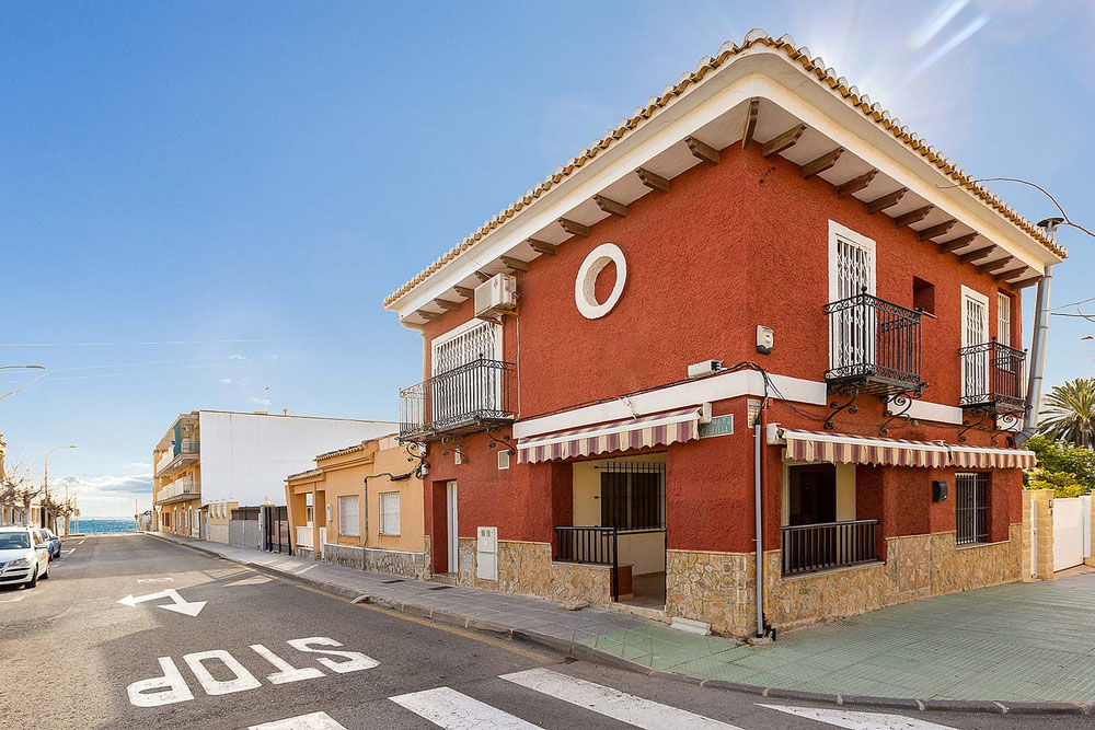 联排别墅 3 卧室 126 平方米，位于西班牙拉托雷 — 来自开发商和业主的房地产搜索引擎 GEOLN.COM. 照片 1