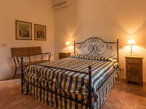 山中别墅、湖边别墅、郊区别墅、意大利森林中、翁布里亚、奥维多 — 来自开发商和业主的房地产搜索引擎 GEOLN.COM. 照片 10