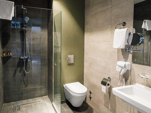 Hotel prestigioso con 70 habitaciones en la estación de esquí Gudauri, Georgia — Encuentre propiedades fuera del plan o reventa de bienes inmuebles directamente de desarrolladores y propietarios GEOLN.COM. Foto 13