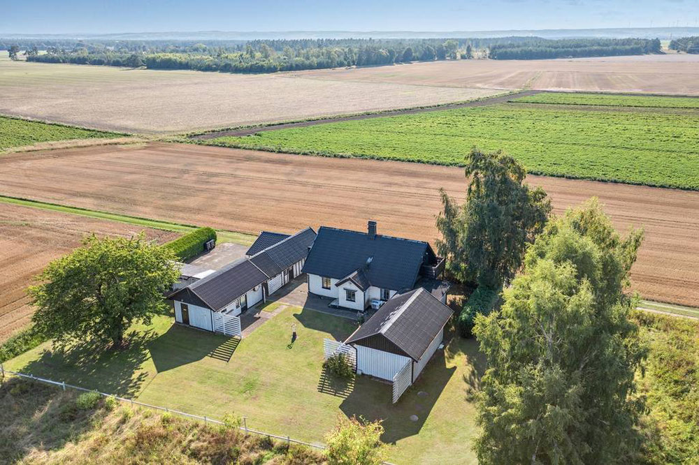 Real estate in Sodra Lyngbyvagen — look at the real estate search engine GEOLN.COM. Photo 1